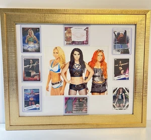 WWE PCB Paige, Charlotte, Becky Lynch 14x18 enmarcado (automóviles, reliquias y más tarjetas) - Imagen 1 de 9