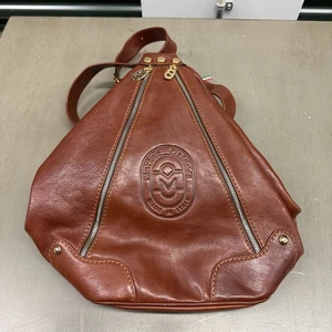 MARINO ORLANDI Sling Bag Rucksack mit geprägtem Logo wandelbar zum Beuteltasche Leder - Bild 1 von 14