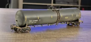 HO Scale Weathered WalthersProto 55' Trinity 30,145 Gallon Tank Car TILX #319462 - Picture 1 of 2