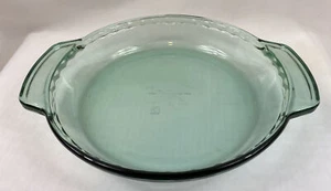 KITCHENWARE…Anchor Hocking Ovenware Green Pie Plate 1 Qt 9" Glass Baking - Picture 1 of 4