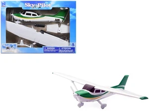 2023 Cessna 172 Skyhawk Model Kit 1/42 Scale White Green Yellow Stripes New Ray - Picture 1 of 4