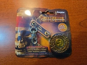 Fluch der Karibik Medaillon Squeeze Light Neu in Verpackung - Bild 1 von 6