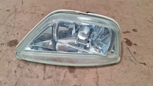 FORD LR FOCUS 2003 MDL RIGHT HAND DRIVERS FOG DRIVING LIGHT - Picture 1 of 3