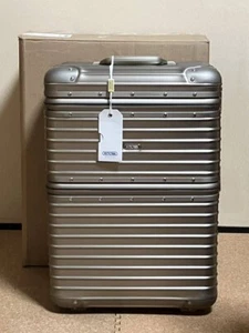 Rimowa Classic Flight Wine Case Aluminum Silver Travel Luggage Champagne NEW - Picture 1 of 6