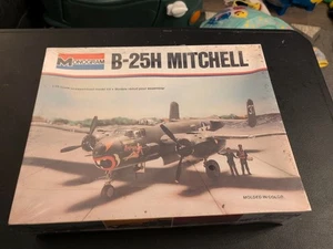 ✈️ MONOGRAM 1977 Vintage B-25H Mitchell (Factory Sealed) Model Plane Kit 1/48 ✈️ - Picture 1 of 8