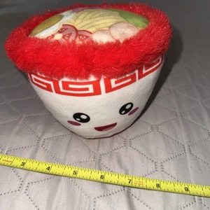 Peluche pupazzo piccolo rosso bianco ciotola ramen - Foto 1 di 2