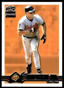 2000 Pacific Paramount 33 Cal Ripken Jr Baltimore Orioles baseball MLB card - Picture 1 of 2