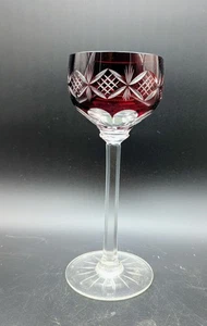 Bicchiere da vino vintage boemo rosso rubino mirtillo tagliato per cancellare - Foto 1 di 9
