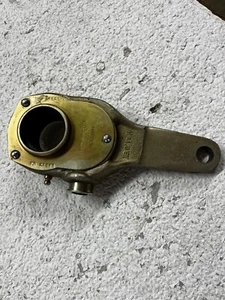 Haldex KN44041 Regolatore manuale allentamento freno 6" da centro a centro - Foto 1 di 4