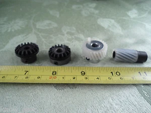 4 pcs Hook Drive Gear SINGER 737 750 750E3 750-13 755 756 758 770 775 778 737E3 - Picture 1 of 1