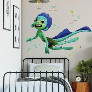 Mitbewohner RMK4848GM Pixar Luca Seeungeheuer abziehen und kleben Wandtattoo - Bild 1 von 7