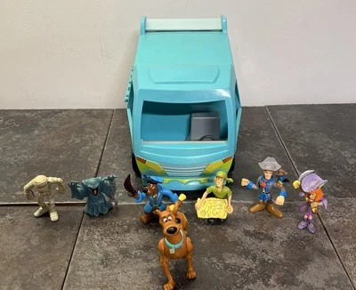 2007 Thinkway Toys s07 Scooby-Doo máquina misteriosa quartel-general van e 7 bonecos - Imagem 1 de 4