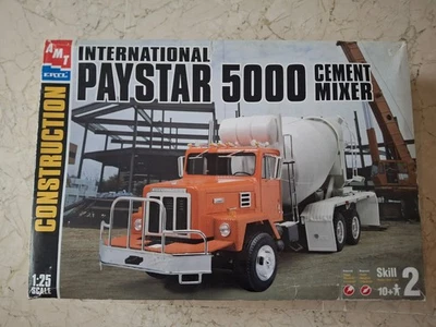Kit maqueta International Paystar 5000 Cement Mixer a 1/25 AMT - Immagine 1 di 2