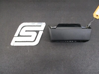 Eagle Talon 1991 - lado del conductor - panel inferior de la cubierta del tablero - salida de ventilación del calentador Foto 1 de 4