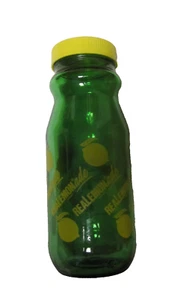 FRASCO DE VIDRIO VERDE VINTAGE DE LIMONADA REAL REAL con tapa amarilla REALEMONade - Imagen 1 de 3