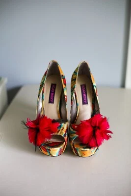 Dolce by Mojo Moxy Peacock Print Red Flower Stiletto Heels Size 7 Open Toe New  - Image 1 of 4