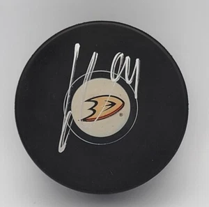 LEO CARLSSON ANAHEIM DUCKS TOP PICK SIGNED NHL PUCK RARE COA - Bild 1 von 2
