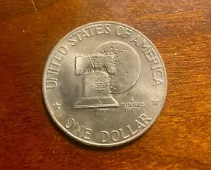1776-1976 Eisenhower Liberty Bell Moon One Dollar US Bicentennial Coin - Picture 1 of 2