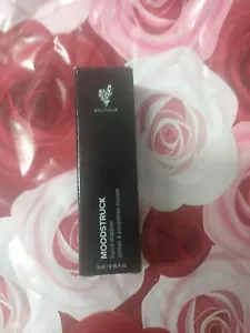 Younique Moodstruck Liquid Eyeshadow -Glassy- - Picture 1 of 1