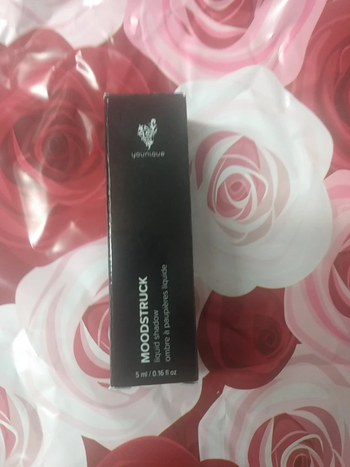 Younique Moodstruck Liquid Eyeshadow -Glassy- - Image 1 of 1