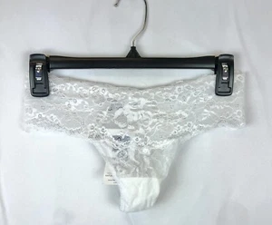 Hanky Panky Women’s White Lace Thong Underwear Size Small, 1-Pair - Picture 1 of 3