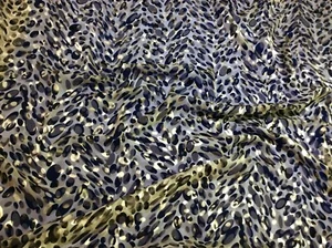 Hardy's Textile Silk/Rayon Black/white Printed Square Scarf  - Bild 1 von 2