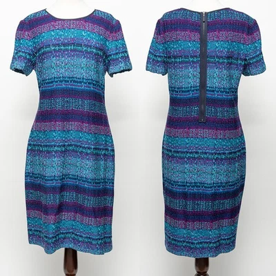 Nuevo con etiquetas Vestido recto tejido magenta azul verdoso St. John venta al por menor $995 talla 14 Foto 1 de 4