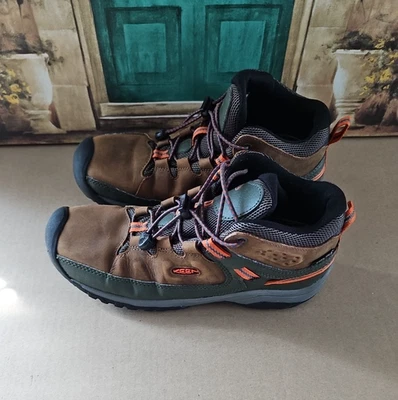 Keen Targhee Mid Waterproof Boots Boys Size 6 Y - Image 1 of 4