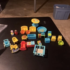 Lote Mixto De Colección De Figuras Y Accesorios Fisher Price Little People Guardería - Imagen 1 de 11