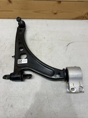 Chevrolet Malibu 2016-2025 tracción delantera derecha lado del pasajero brazo de control inferior OEM Foto 1 de 4