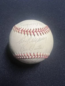 Baltimore Orioles Team-Signed Baseball w/ 20 Sign (Weaver, Robinson, Hunter) - Picture 1 of 6