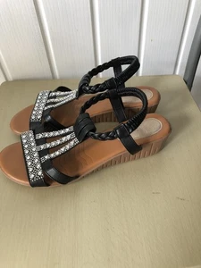 Ladies Black Sandals Size 7 - Picture 1 of 10