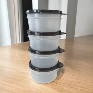 Tupperware Snack Bowls 7 OZ Tazas para Servir Juego Transparente de 4 Tazones Tapa Negra Transparente NUEVO - Imagen 1 de 10
