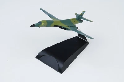 Dragon Models 1/400 B-1B Lancer Airplane Pride of South Dakota USAF 28th BW, - Image 1 of 2