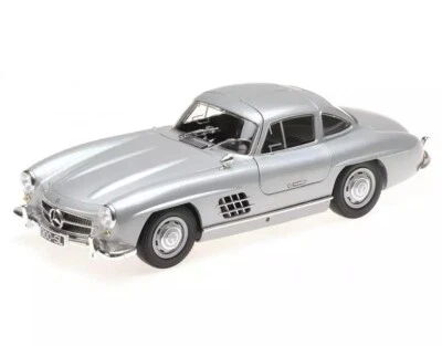 Coche diecast plateado 1/18 Mercedes-Benz 300 SL (W198) 1955 Minichamps 110037210 Foto 1 de 3