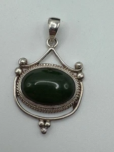 Ladies 925 Sterling Silver Jade Gemstone Pendant - Picture 1 of 11