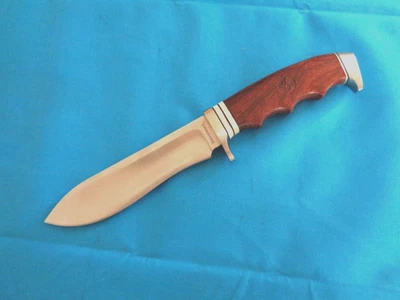 Cuchillo de hoja fija Browning 0157 con mango de sándalo rojo acanalado para dedos Foto 1 de 4