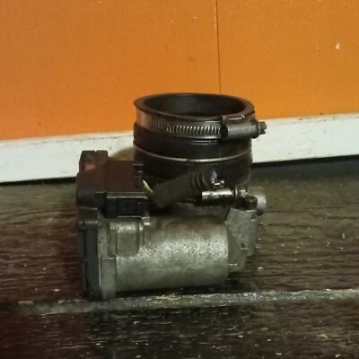 MERCEDES BENZ C230 1999-2004 CUERPO DEL ACELERADOR COMPRESOR FABRICANTE ORIGINAL 1111410325 Foto 1 de 4