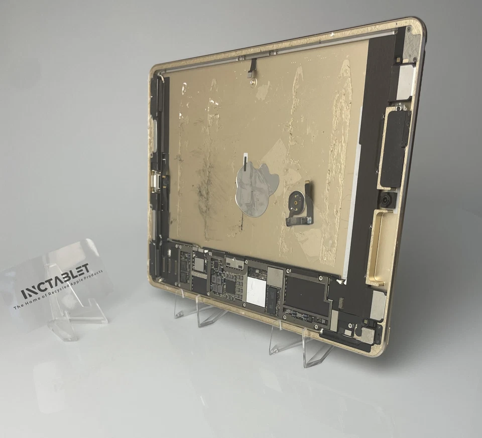 Apple iPad Pro 9.7 256GB Gold - Spares + Repairs Ref1307 - Image 1 of 4