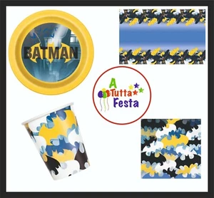 KIT ADDOBBI FESTA COMPLEANNO BATMAN X8X16X24X32X40 PERSONE PIATTI BI - Foto 1 di 1