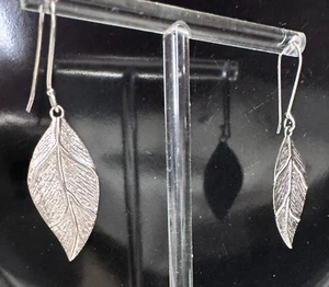 925 Sterling Silver BC Leaf Earrings Textured Design Nature Inspire - Picture 1 of 7