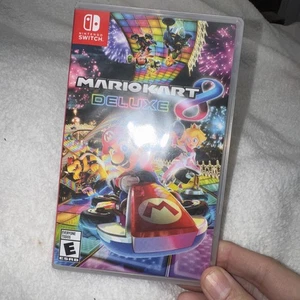 Mario Kart 8 Deluxe (Nintendo Switch) New Sealed - Picture 1 of 1