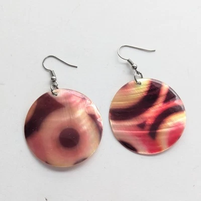 Pendientes de gancho colgantes artesanales teñidos madreperla concha boho playeros Foto 1 de 4