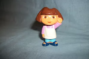 2005 Dora The Explorer PVC Figur weiße Schürze Viacom Mattel 2 1/4" - Bild 1 von 7