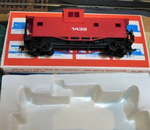 Model Power 9125 HO Scale Wide Vision Caboose TRANSFER "1435" NMRA Couplers - Picture 1 of 8