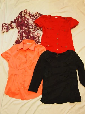 Lote de 4 camisas de vestir New York & Company S y mediana M abotonadas Foto 1 de 4