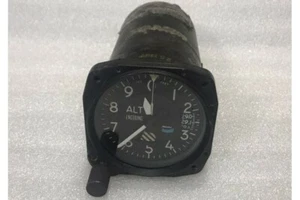 1730000-2, MAC118, Bendix Aircraft Encoding Altimeter Indicator - Picture 1 of 2