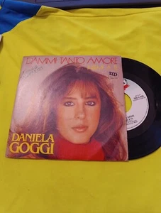DANIELA GOGGI - DAMMI TANTO AMORE. 45" - Foto 1 di 2