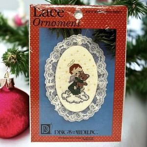 Designs for the Needle Inc. Lace Ornament Kreuzstich Set 1217 Engel mit Teddy - Bild 1 von 6
