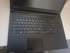 TOSHIBA SATELITE Pro R50-B Core i3 4THth gen. 1.7GHz 4GB Ram - Picture 1 of 8